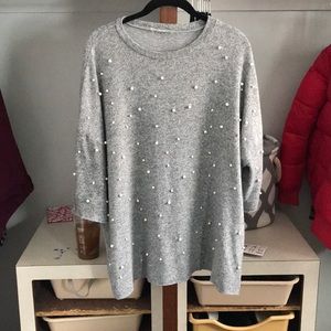 Light gray oversized short sleeved sweater